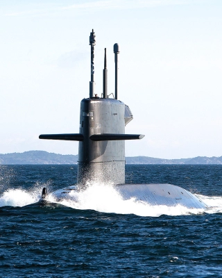 Walrusklasse onderzeeboot varend op zee