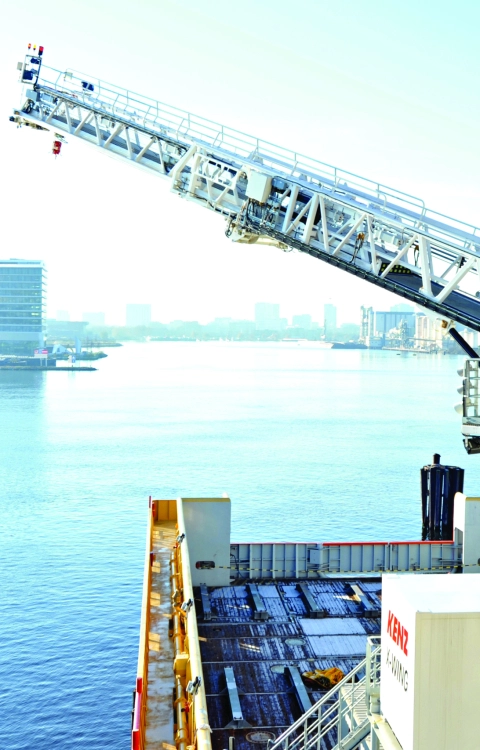 Motion compensated gangway