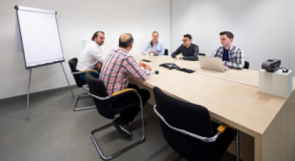 Employees of Iv