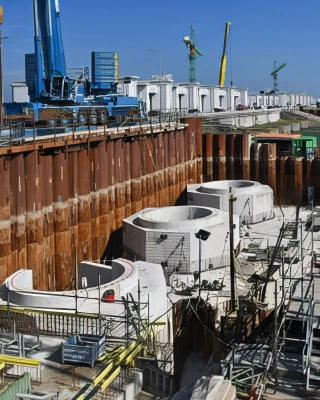 New pumping station under construction at Afsluitdijk