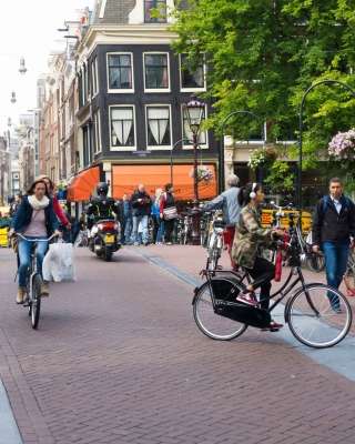 Fietsers op wegen in Amsterdam