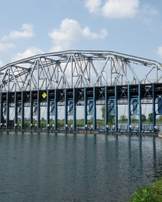 John S. Thompsonbrug in Grave