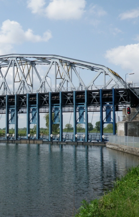 John S. Thompsonbrug in Grave